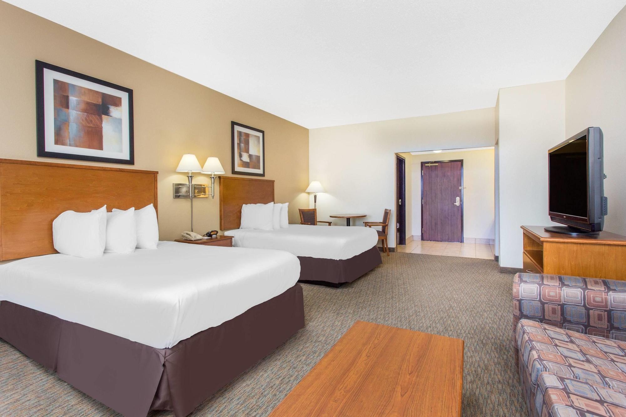 Days Inn By Wyndham Phenix City Near Fort Moore Εξωτερικό φωτογραφία