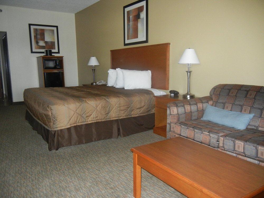 Days Inn By Wyndham Phenix City Near Fort Moore Εξωτερικό φωτογραφία