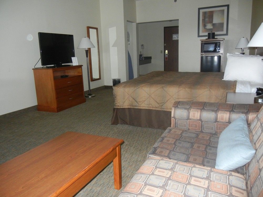 Days Inn By Wyndham Phenix City Near Fort Moore Εξωτερικό φωτογραφία